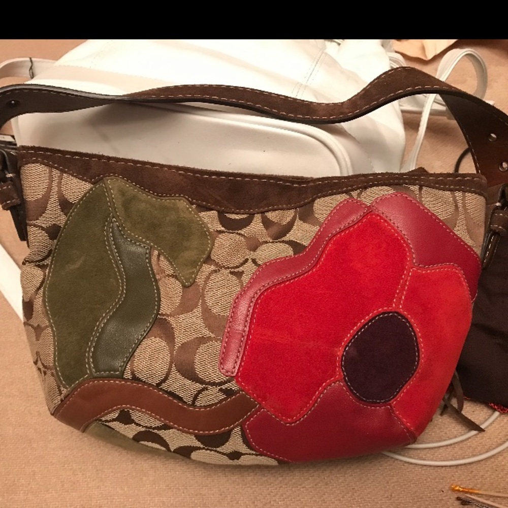 Shoulder coach bag